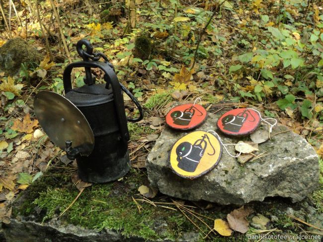Karbidka skutečná a karbidky malované